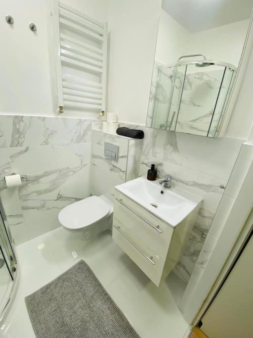 Apartament Bezagenta Mozart8 Studio Easy Access To City Wifi Warszawa Zewnętrze zdjęcie
