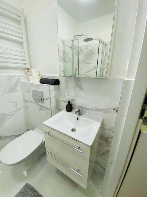 Apartament Bezagenta Mozart8 Studio Easy Access To City Wifi Warszawa Zewnętrze zdjęcie