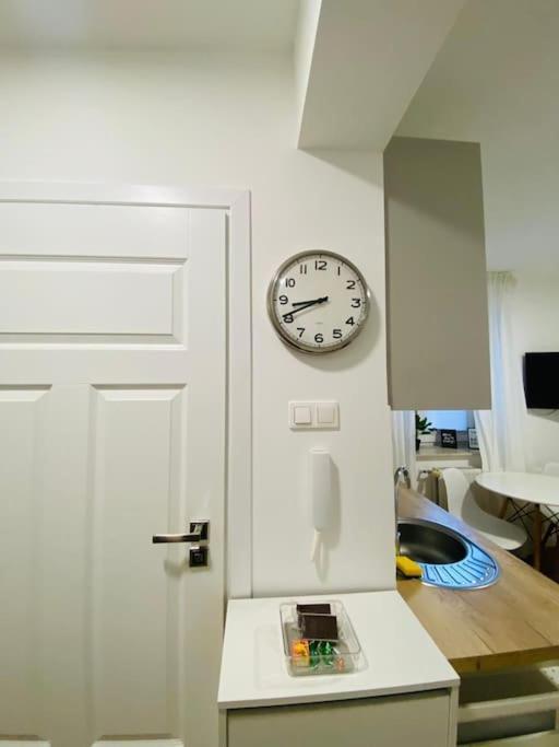 Apartament Bezagenta Mozart8 Studio Easy Access To City Wifi Warszawa Zewnętrze zdjęcie
