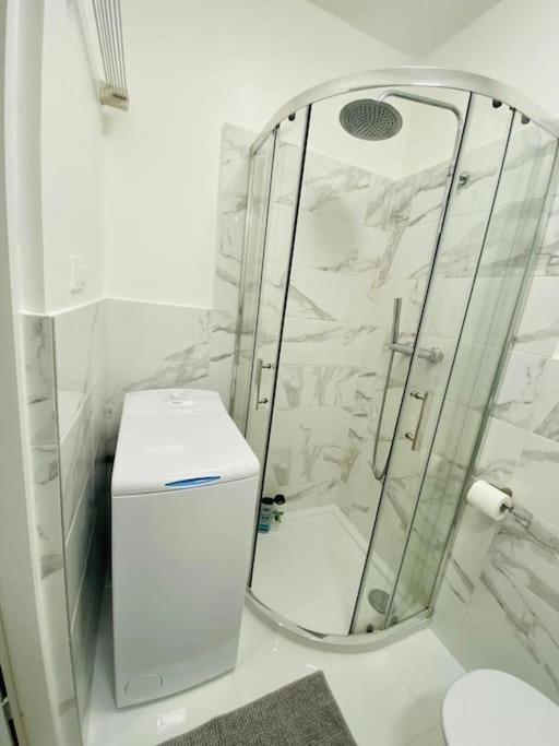 Apartament Bezagenta Mozart8 Studio Easy Access To City Wifi Warszawa Zewnętrze zdjęcie